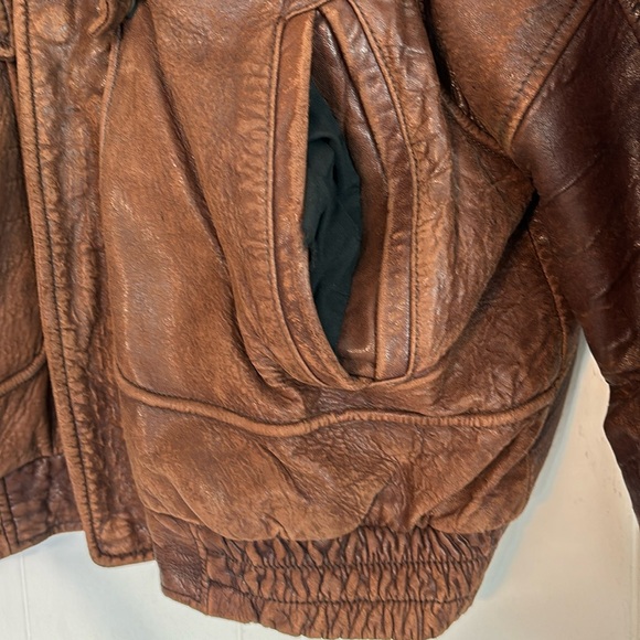 Vintage Town & Country Men’s Genuine Distressed Leather Flight Bomber Jacket - Picture 4 of 16